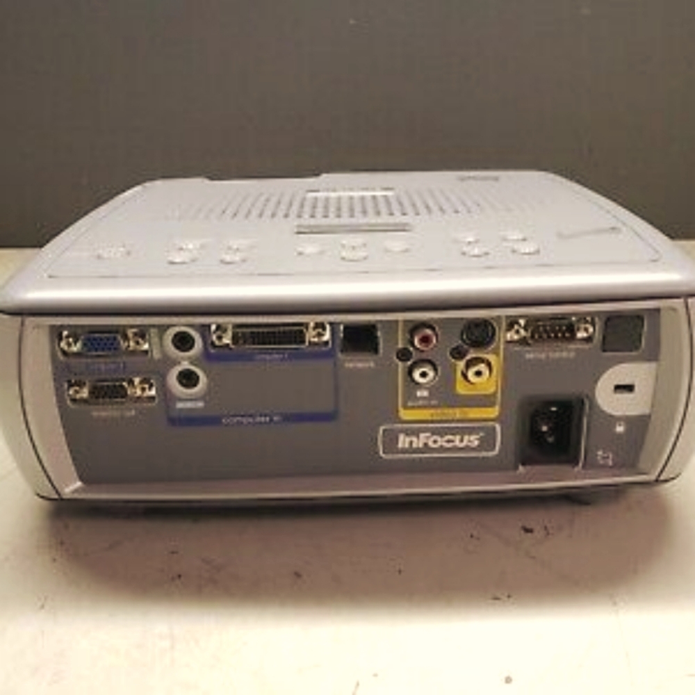 InFocus LP640 LCD Projector
